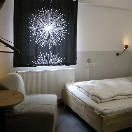 芭比菲舍尔了旅社