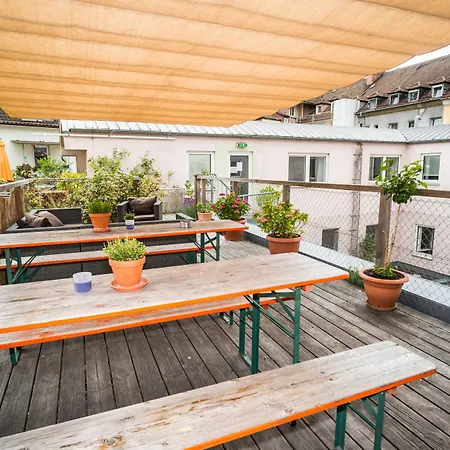 Babelfish Hostel *